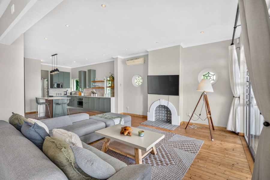 2 Bedroom Property for Sale in Green Point Western Cape
